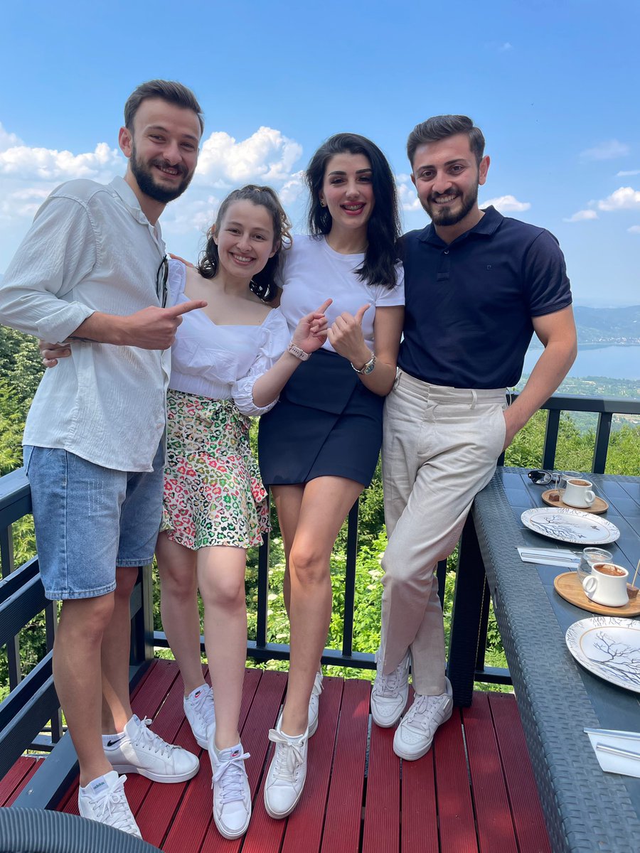 Sevgili Kardeşlerim Mert,Hanife  ve Canım Sibel Ablam,

Doğum günümde yanımda olup mutluluğumu paylaştığınız için hepinize gönülden teşekkür ederim. Sizlerin sevgisi ve dostluğu, hayatımı aydınlatan en değerli hediyeler. İyi ki varsınız, iyi ki hayatımdasınız!✨🤍❤️🌟