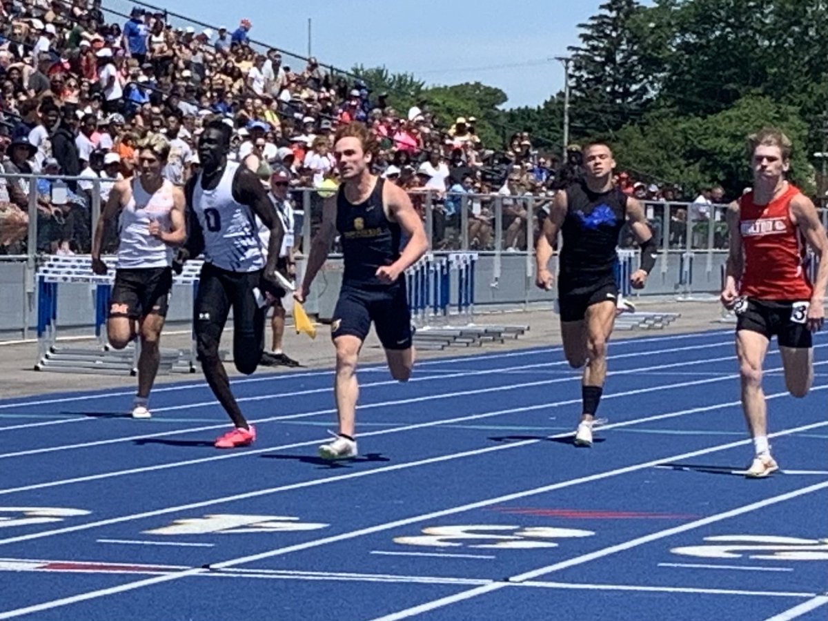 1RocketAD1's tweet photo. Streetsboro’s Garrett Tiller won his heat in the 200m qualifying him for the finals! https://t.co/5FuS9GYx0b
