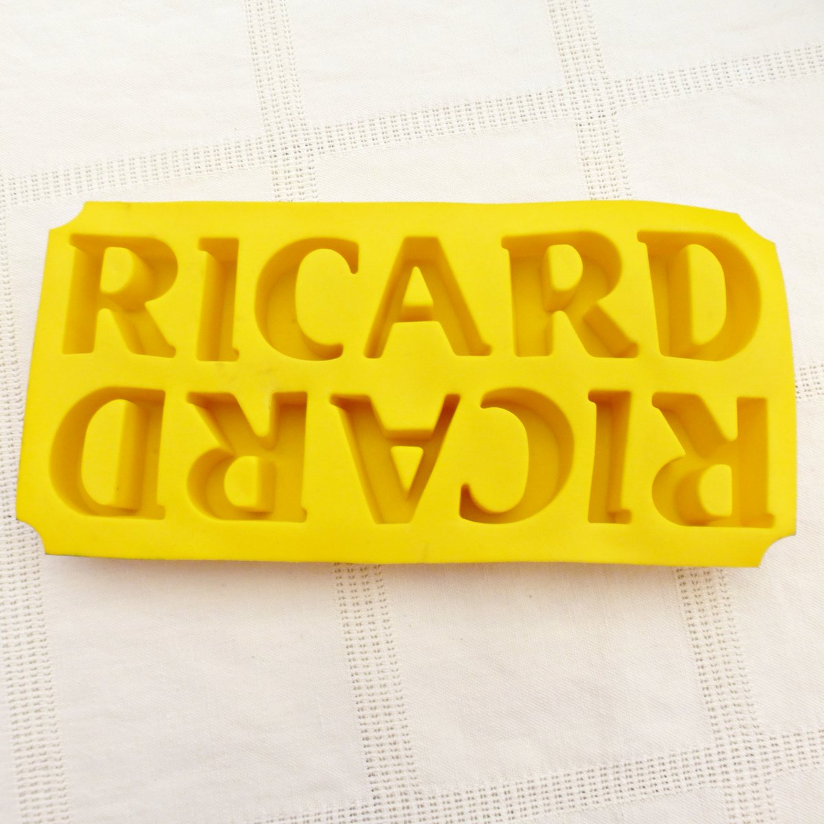 ThenandNowbVer1's tweet photo. Vintage French Ricard Ice Cube Tray | French Ricard Cubes | 1970s Barware | Ricard Memorabilia | Pastis | https://t.co/XN8jrSGKdv via @Etsy https://t.co/Qp0br8Vmx4
