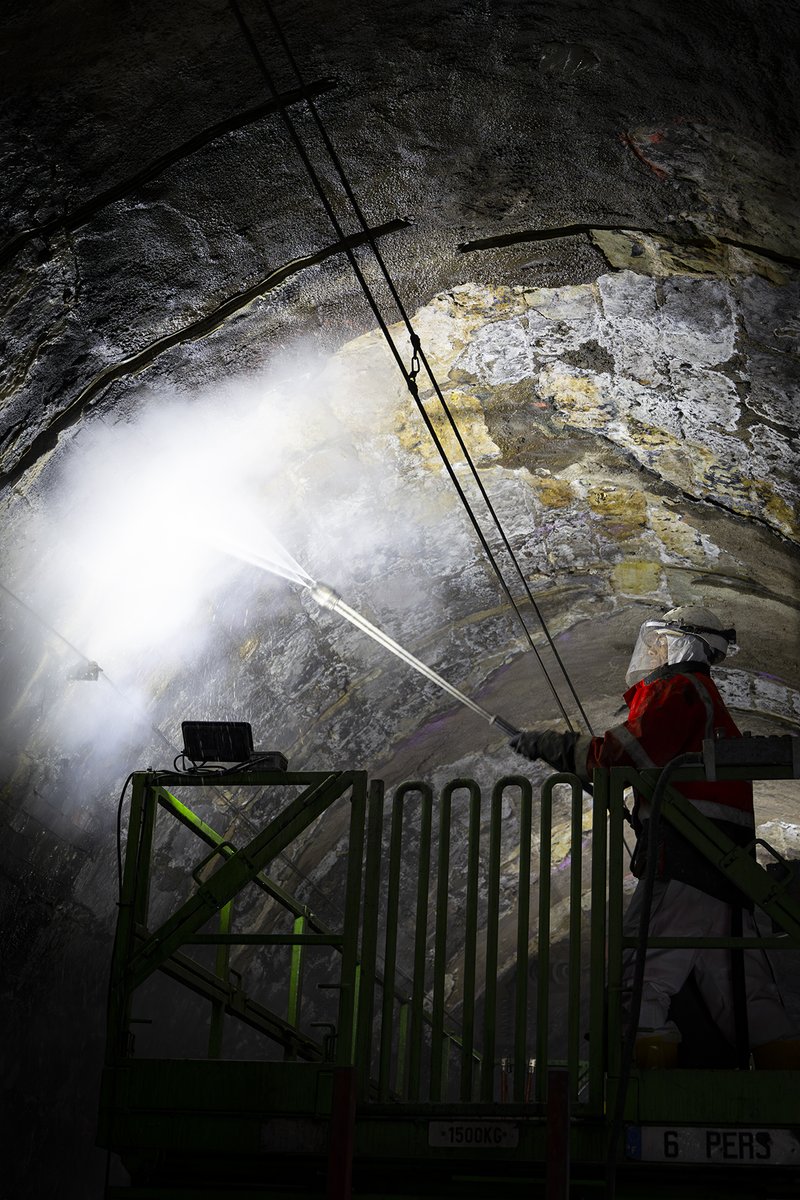 EveSilberstein's tweet photo. 🚧THIONVILLE-BOUZONVILLE🚧
@SNCFReseau réalise des travaux dans le tunnel d'Ebersviller en même temps que les travaux caténaires entre Thionville et Anzeling.
✅maintenir la performance des lignes
✅mutualiser les travaux quand c’est possible https://t.co/do6pHLF04R