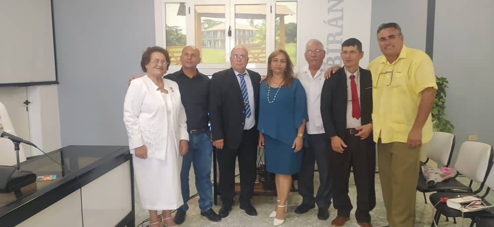 filialmayari's tweet photo. 📣 Postales de la presentación de la Tesis Doctoral de la Dra. Galina Galcerán Chacón, rectora de la Universidad de Ciencias Médicas de Holguín. 

¡Muchas felicidades a nuestra Dra.C. @ChaconGalina!

#CubaPorLaVida 🇨🇺 #UCMHo #FcmayMayarí #HolguínSí

👉Síguenos: @filialmayari https://t.co/JzbBkX0jnz