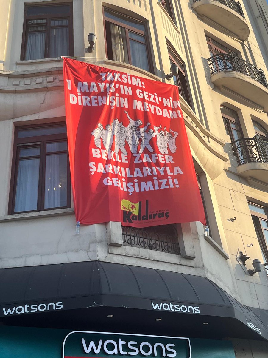 kaldirachareket's tweet photo. 📌Taksim Meydanı 

"Taksim Meydanı'nı kapatanlar bilsinler; hiç beklemedikleri anlarda zafer şarkılarıyla geleceğiz!"

TAKSİM:
1 MAYIS'IN, GEZİ'NİN
DİRENİŞİN MEYDANI
BEKLE ZAFER ŞARKILARIYLA GELİŞİMİZİ! https://t.co/cKgFe6XHct