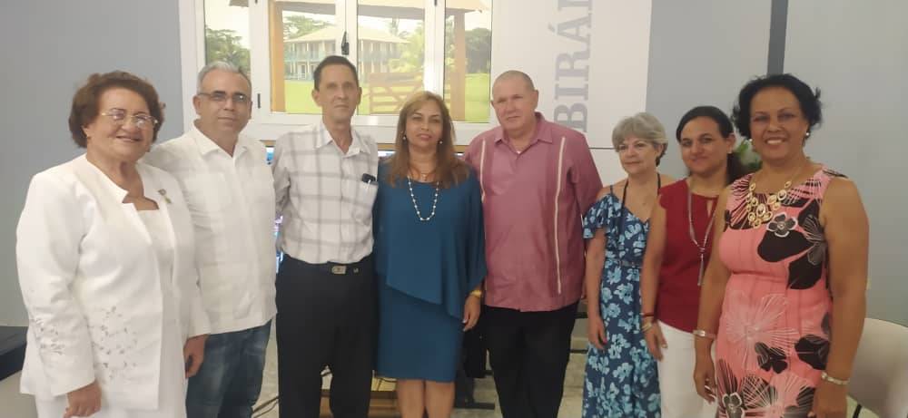 filialmayari's tweet photo. 📣 Postales de la presentación de la Tesis Doctoral de la Dra. Galina Galcerán Chacón, rectora de la Universidad de Ciencias Médicas de Holguín.

¡Muchas felicidades a nuestra Dra.C. @ChaconGalina!

#CubaPorLaVida 🇨🇺 #UCMHo #FcmayMayarí #HolguínSí

👉Síguenos: @filialmayari https://t.co/ataBOkxWM2