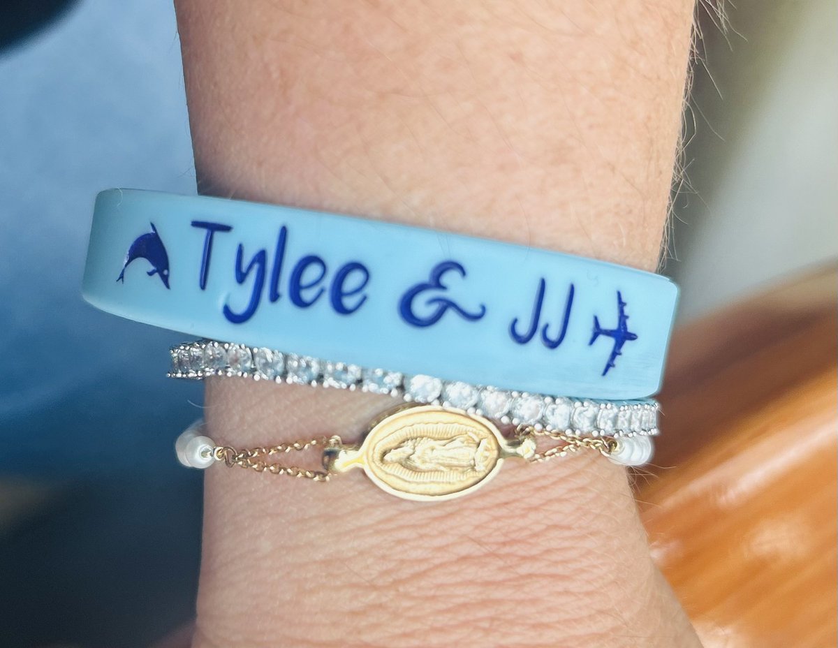 StephanieADietz's tweet photo. Remembering precious Tylee & JJ ๐๐ Aloha Mau Loa ๐บ ๐ฌ #crimecon #nashville #tylee #vallow #jj #gabbypetito #togetherwecan https://t.co/kdbE3K1QO1