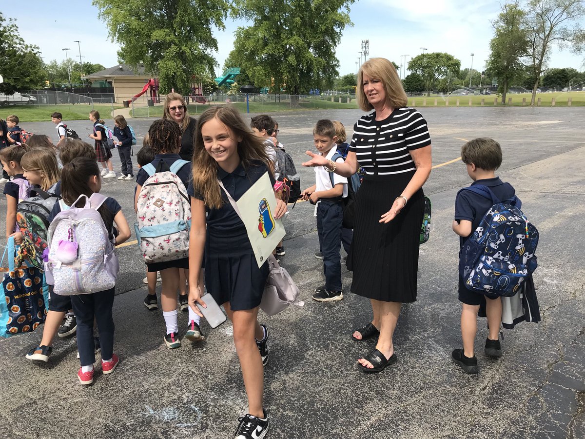 qrcougars's tweet photo. Thank you for a wonderful school year.  Have a fun,safe summer. #QRPride https://t.co/3NQsxlw8gG