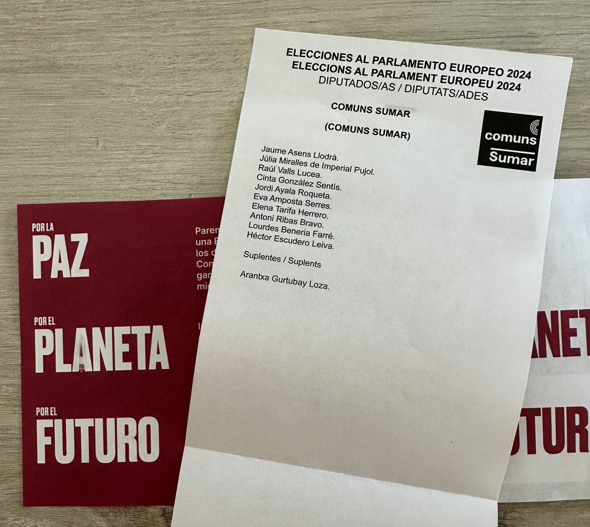 <a href="/AlejandreXavier/">Xavier Alejandre🔻☭</a> <a href="/ManuPineda/">Manu Pineda 𓂆 🔻</a> <a href="/IzquierdaUnida/">Izquierda Unida🔻🇵🇸</a> <a href="/sumar/">Sumar</a> <a href="/PSUC_Viu/">PSUC Viu</a> <a href="/EUCat/">Esquerra Unida Catalunya</a> Per aclarir, la gent de Sant Boi i de Catalunya que vulgui donar suport a Estrella Galan, Manu Pineda i Jaume Asens… 

Aquesta és la papereta que rebran a casa i que hauran de localitzar als col·legis electorals! 

Bona campanya!