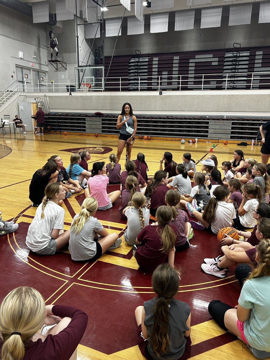 Special thanks to @_celestelreed for talking to our campers today. @MSU_WBB