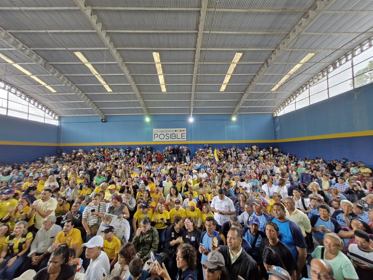 TomasGuanipa's tweet photo. Hoy ratificamos nuestro compromiso con la libertad de Venezuela. Seguiremos acompañando a cada venezolano en la ruta electoral que nos llevará a derrotar a Maduro este #28deJulio.

¡#JusticierosConEdmundo, Edmundo para todo el mundo! https://t.co/kPsAPMA2MH