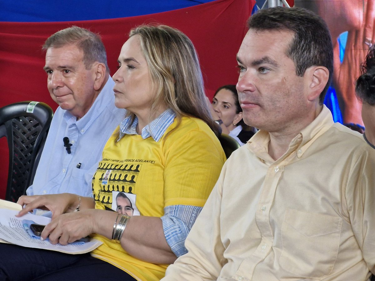 TomasGuanipa's tweet photo. Hoy ratificamos nuestro compromiso con la libertad de Venezuela. Seguiremos acompañando a cada venezolano en la ruta electoral que nos llevará a derrotar a Maduro este #28deJulio.

¡#JusticierosConEdmundo, Edmundo para todo el mundo! https://t.co/kPsAPMA2MH