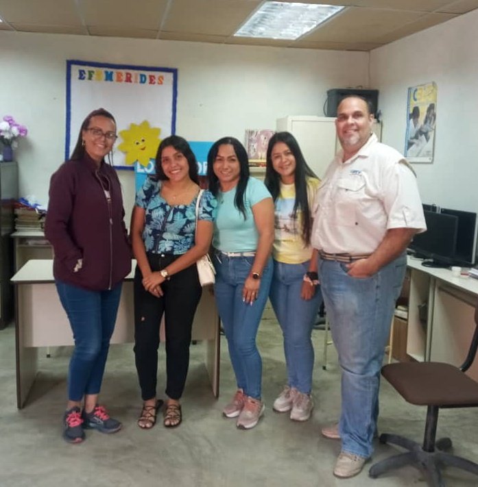 Hoy #31May En el Cbit de Sabaneta se realizan reunión con el equipo de Cantv #Lara para dar orientación de los reportes de la Vean app a las comunidades de Simón Planas 
#AvanzandoConAmor
<a href="/_LaAvanzadora/">Yelitze Santaella</a> 
<a href="/Dimary08/">D!mary_Anzola</a> 
<a href="/EleamerAbdala/">Eleamer Elkatrib</a> 
<a href="/cdcelara/">Centro de Desarrollo de la Calidad Educativa Lara</a> 
<a href="/salaprensaCantv/">Cantv</a>