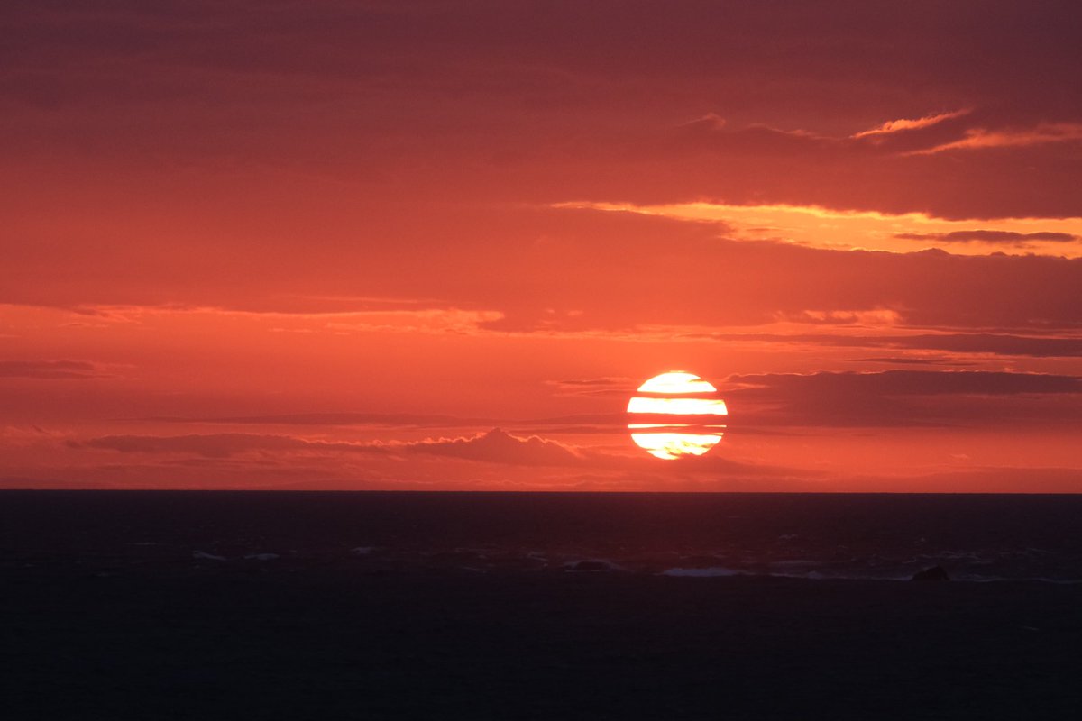 byecyanext's tweet photo. Sunset the other night was 😍 https://t.co/QJMShYapOH