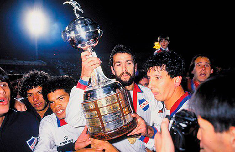 LaGloriaAmerica's tweet photo. 26 equipos alcanzaron la Gloria Eterna en la #CopaLibertadores https://t.co/2Dra3062vb