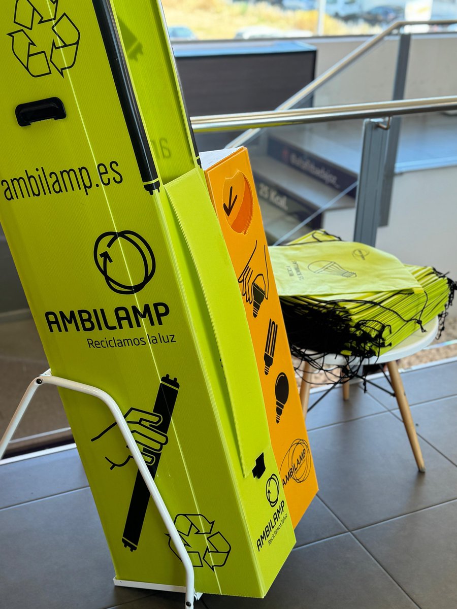 🤝 El #SportExtremadura de la mano de @ambilamp, inicia una campaña de reciclaje de bombillas usadas en las instalaciones de Altafit Badajoz. 

💡 Si tenéis bombillas estropeadas por casa, podéis llevarlas al punto de reciclaje ubicado en la recepción de Altafit Badajoz.