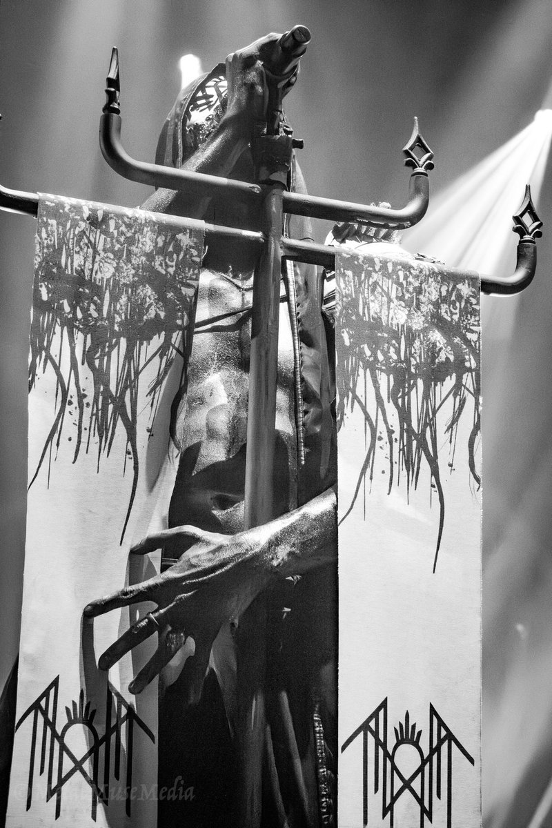metalmusemedia's tweet photo. Idk if editing these to black and white was the best idea or the worst idea ever… either way, my reaction is the same 😅 https://t.co/l9w9jmjfN1