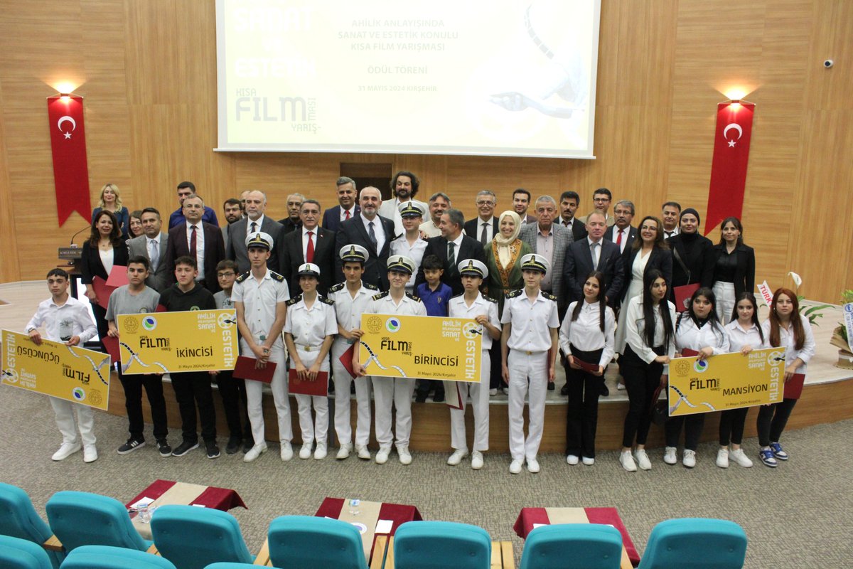 Mersinimize bir Türkiye 1️⃣.’liği daha geldi.🥇🏆

Millî Eğitim Bakanlığı Meslekî ve Teknik Eğitim Genel Müdürlüğü koordinesinde gerçekleştirilen 📌"Ahilik Anlayışında Sanat ve Estetik" konulu kısa film yarışmasında📍Mersin Deniz Ticaret Odası Mesleki ve Teknik Anadolu Lisesi