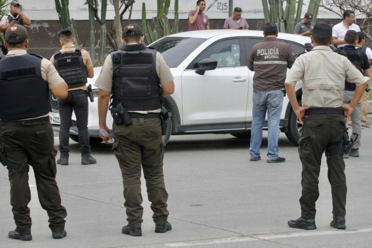 La policía panameña detiene a un ecuatoriano buscado por el atentado contra dos fiscales: Ciudad de Panamá (AFP) - 

Las autoridades panameñas detuvieron este jueves al ecuatoriano Julio Alberto Martínez, alias 'Negro Tulio', presuntamente implicado en… dlvr.it/T7fwrr