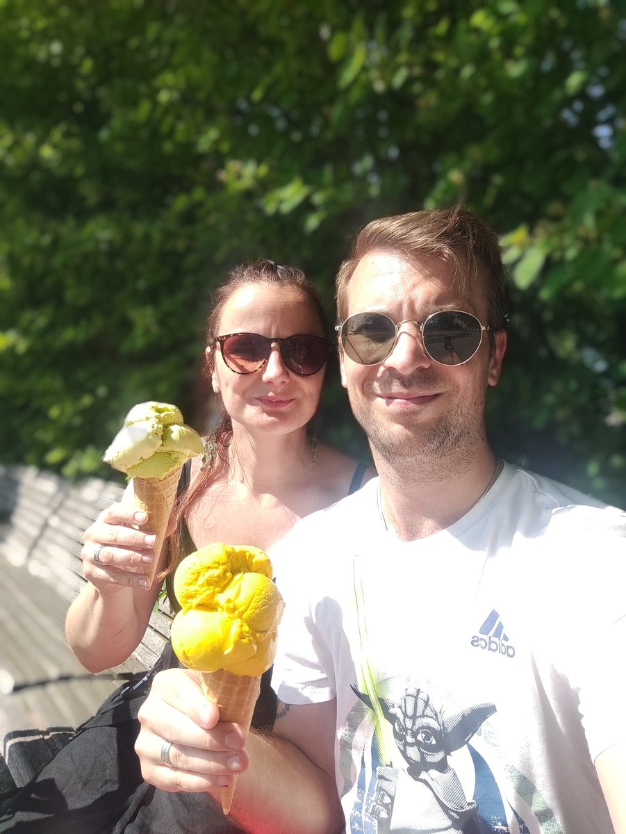 JalavaHenna's tweet photo. Olipas hyvää palvelua #helsinginjäätelötehdas #kaivopuisto! Kuvassa näkyvät jätskit ovat yhden pallon annoksia, joiden hinta on 5,5€! Asiakaspalvelusta erikseen plussaa 😊
 @laaksnik https://t.co/Sp99l8q7VW