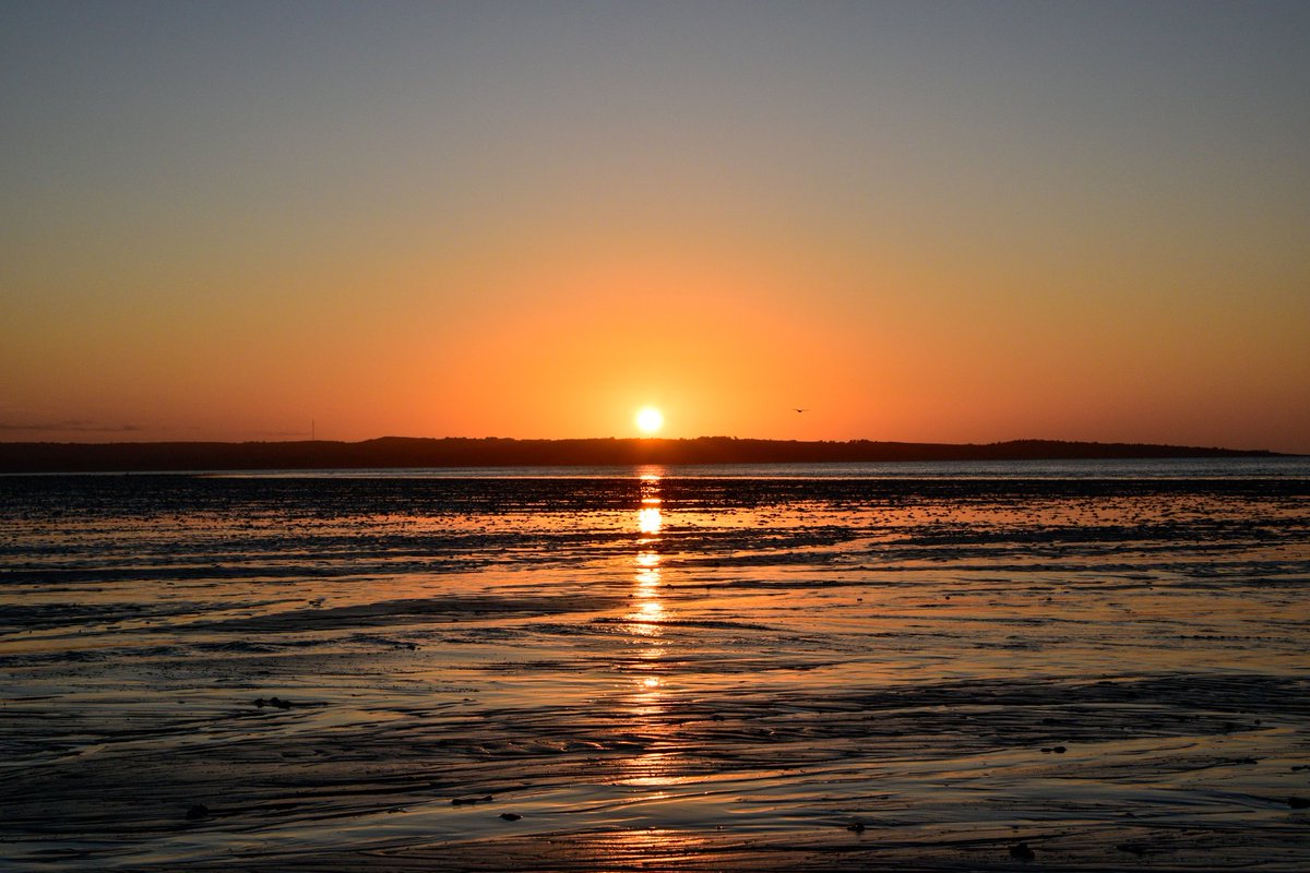 Vinnie13692's tweet photo. Amazing sunsets in north wales. https://t.co/iJRS3P1yp8