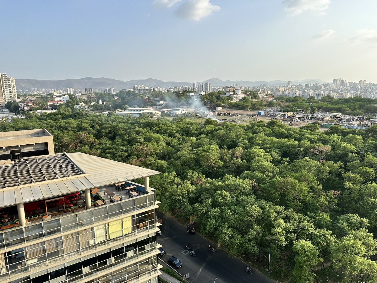 klodha's tweet photo. @PMCPune garbage burning on daily basis at hill between NIBM road and kausarbaug. Pls help this get stopped. Anyways there is a slum getting built up https://t.co/nSS0Stx8oZ