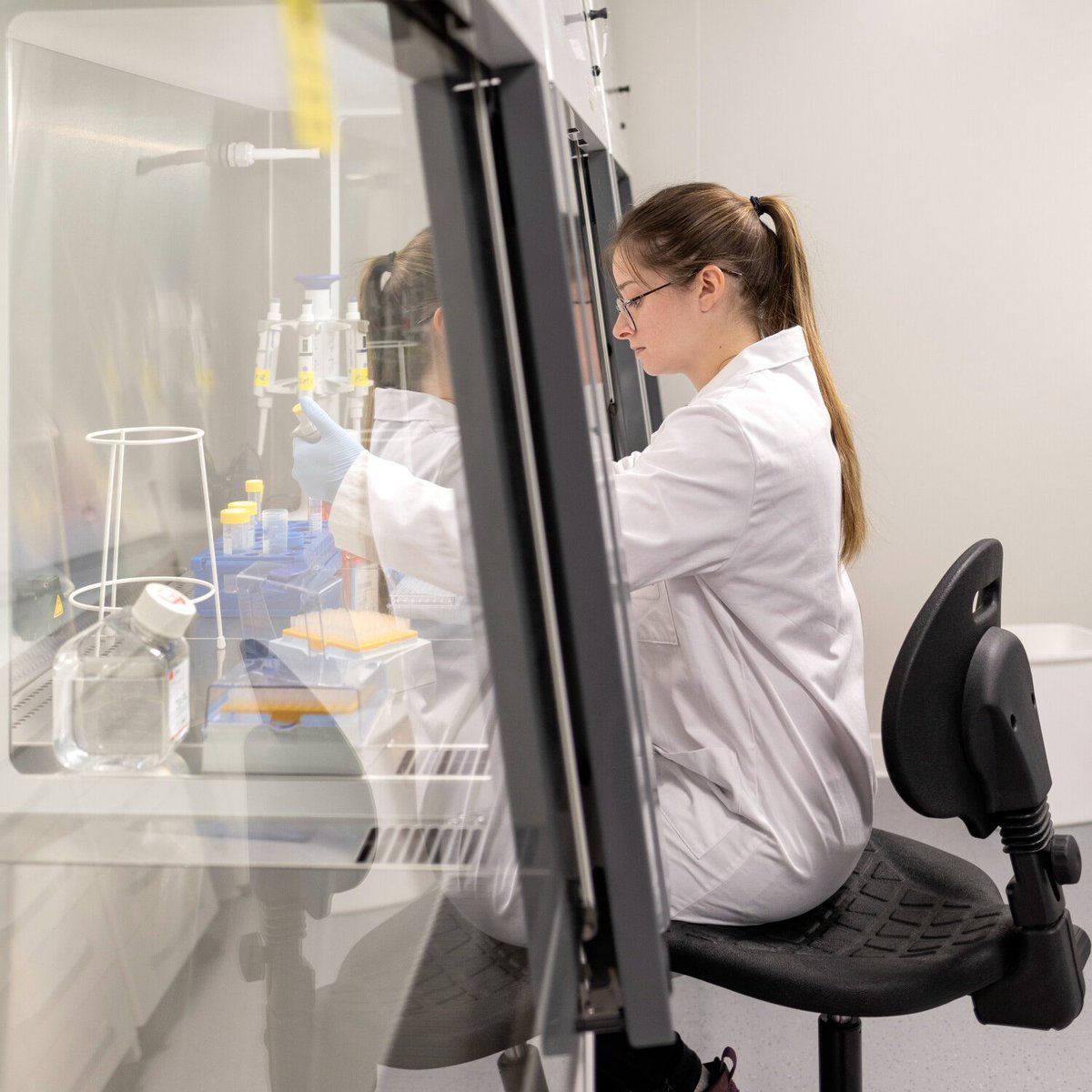 institut_curie's tweet photo. Les experts du monde entier se réunissent actuellement au congrès de l'#ASCO24 pour présenter les dernières innovations en cancérologie. Zoom sur l'une d'entre elles, la thérapie cellulaire, avec #CellAction, nouvelle plateforme de l'Institut Curie. 

🎧 https://t.co/G90IQ7bZPe https://t.co/zYtamYiXGg