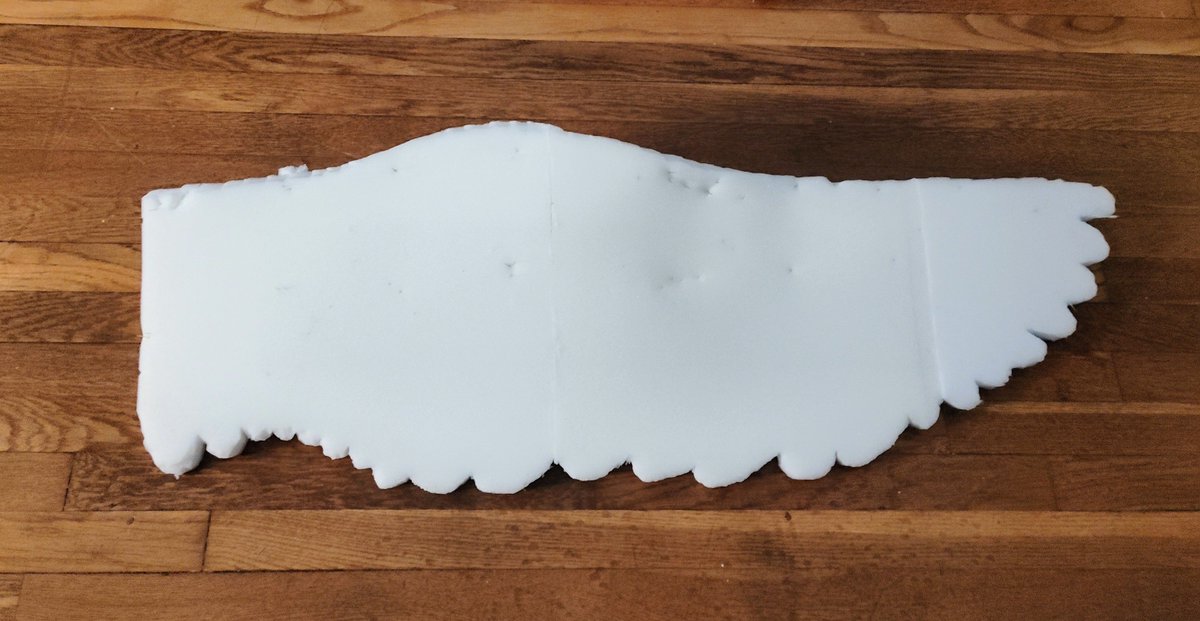Doodlebug136435's tweet image. Making fursuit wings ‼️🎉

#fursuit #art #creation