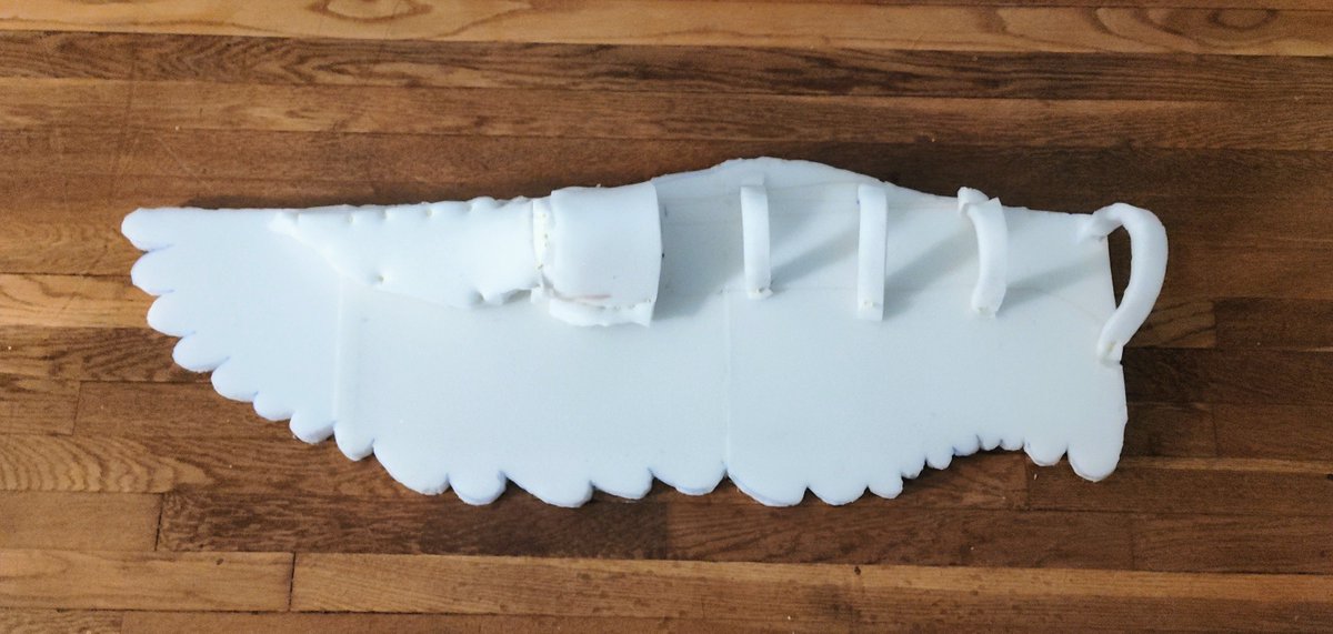 Doodlebug136435's tweet image. Making fursuit wings ‼️🎉

#fursuit #art #creation