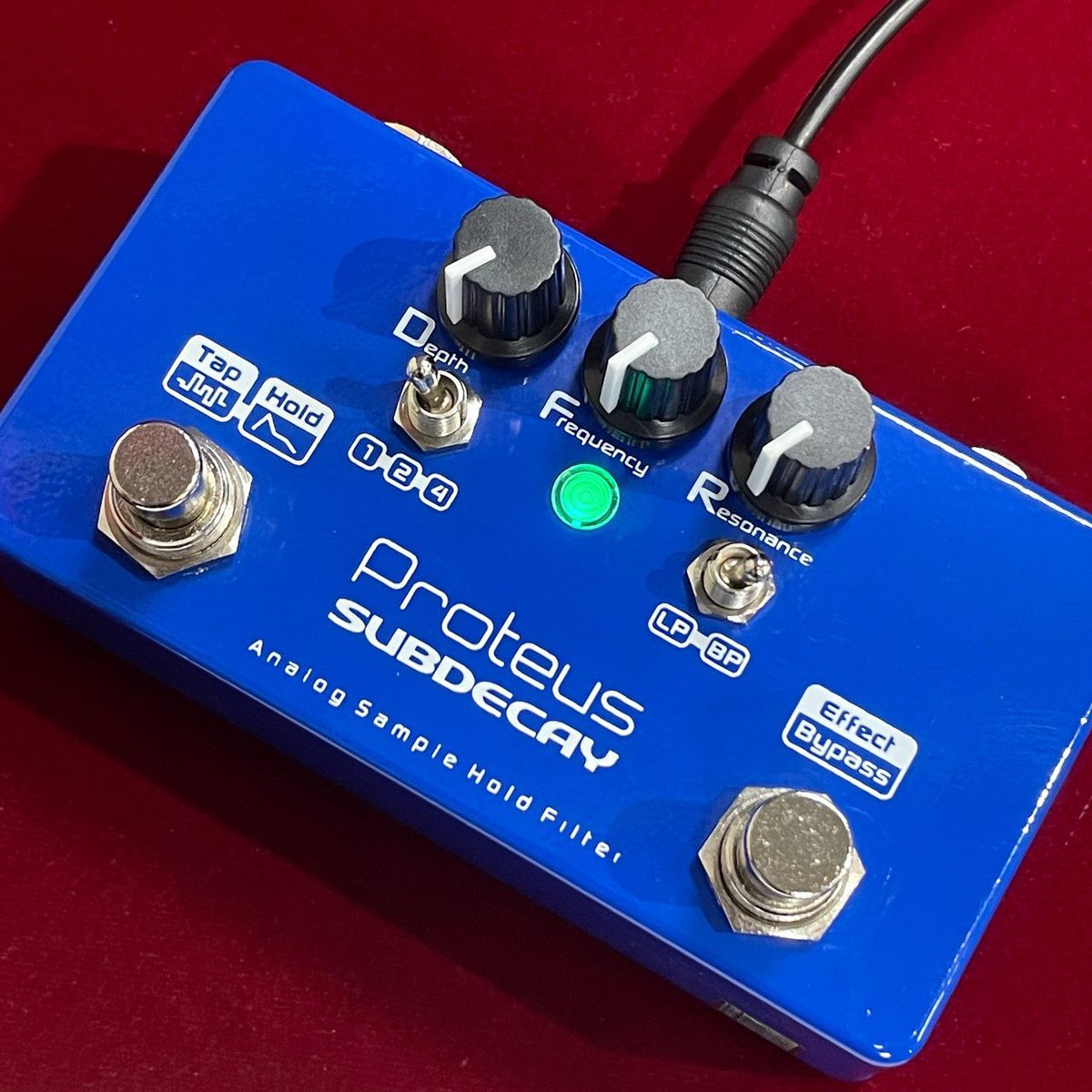 ROCKINN_namba's tweet photo. 【#ロックイン難波】再入荷しました!ギターにもベースにもお勧めのフィルター系「#Subdecay」の"Proteus MkII"。MkIIは更に幅広い操作性に改良、タッチワウとランダムアルぺジエーターを足元で切替できる使い勝手の良さが魅力★ベーシストにも人気の1台ぜひお試しください!→https://t.co/H3llb2kqR9 https://t.co/wni1pRcfgU