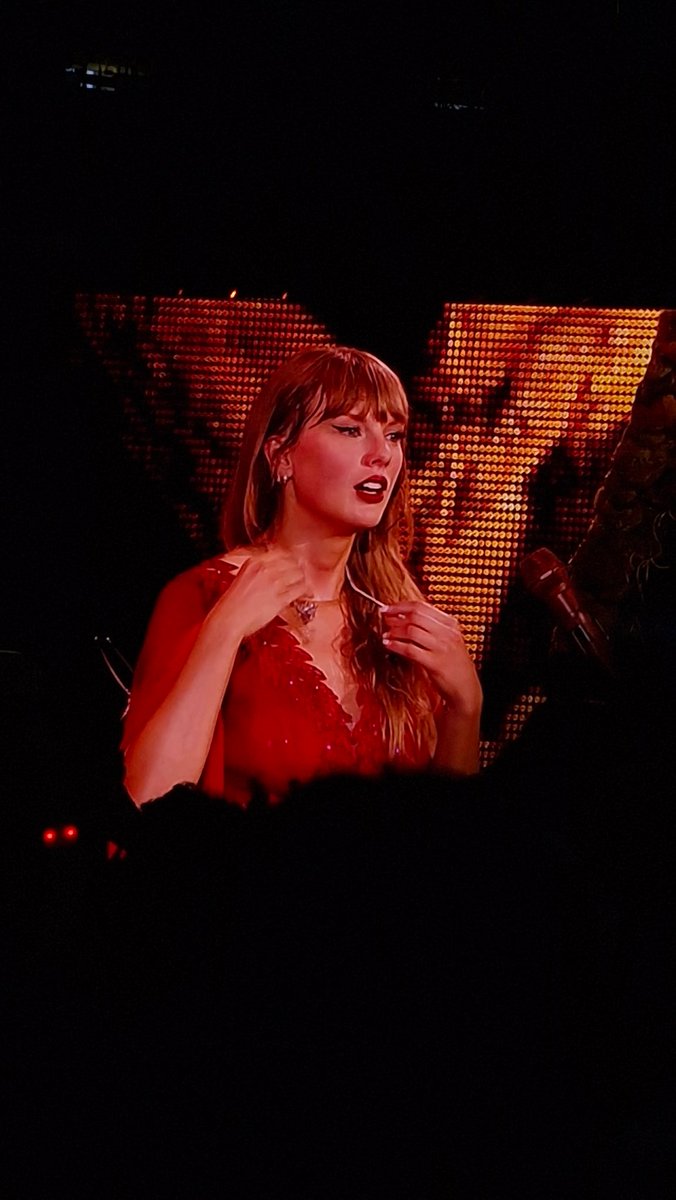 Celia ❤️‍🔥 saw Taylor tweet media