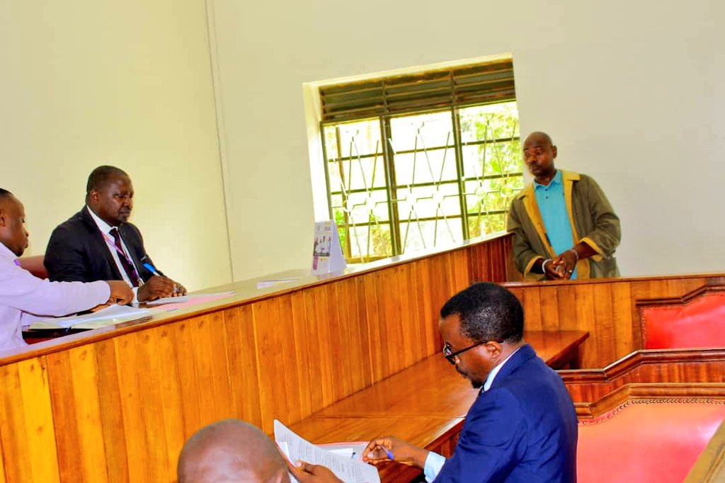 The accused Muhimbura would record lesser quantities of milk supplied to the cooperative by member farmers, and after selling the milk delivered, he would steal the difference of money realised. He has been remanded until 13/06/2024. (3)
#ExposeTheCorrupt