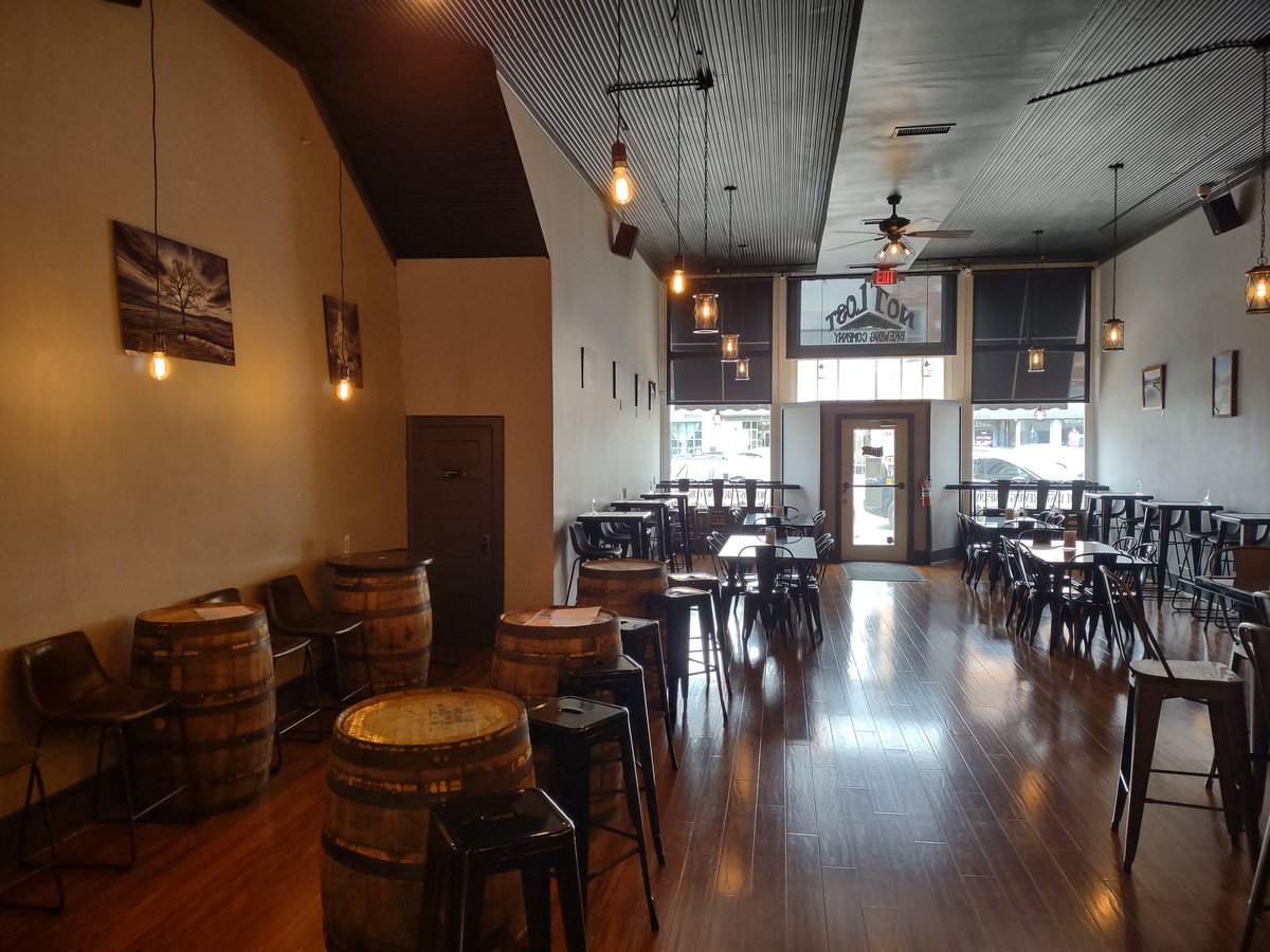 BeerSnobSean's tweet photo. 2nd ever visit @NotLostBrewing in Ottawa, KS. Cozy little place that also serves small plates of food. Porter was the beer here. #kansasbeer @SCBeerExplorer @scottvillers @qblacklock @RealBMaxwell @MikeSlomba @JonMontag @beerpornstar @ottawahockey @impopsy @brewerytravels https://t.co/WpPkIzu8Qt