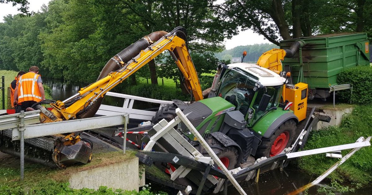 Geweldig nieuws! Morgen legt <a href="/ProvUtrecht/">Provincie Utrecht</a> een tijdelijke fietsbrug langs de N224 bij <a href="/gem_Renswoude/">gemeente Renswoude</a>, over de sloot waar vorige week vrijdag de fietsbrug bezweek toen er een trekker overheen reed. Complimenten voor deze bijzonder snelle reparatieactie! 
provincie-utrecht.nl/actueel/nieuws…