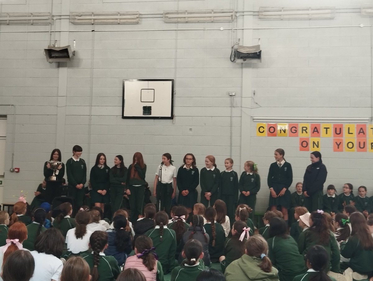 Our fabulous athletics team got a big reception from the whole school after their heroic exploits last week! 🏃‍♀️💨