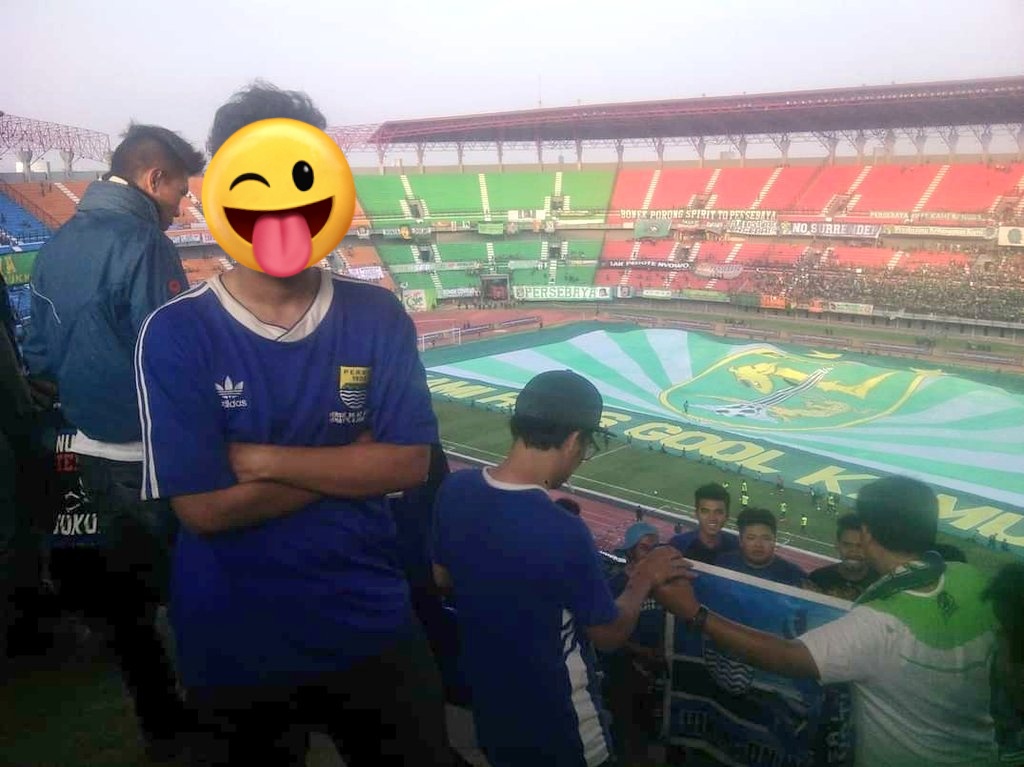 elvinZA's tweet photo. @Titipan_Mafia Miris oge 2014 masih di sambut, 2024 malah di gerus 😓 https://t.co/WdMFzP7omW