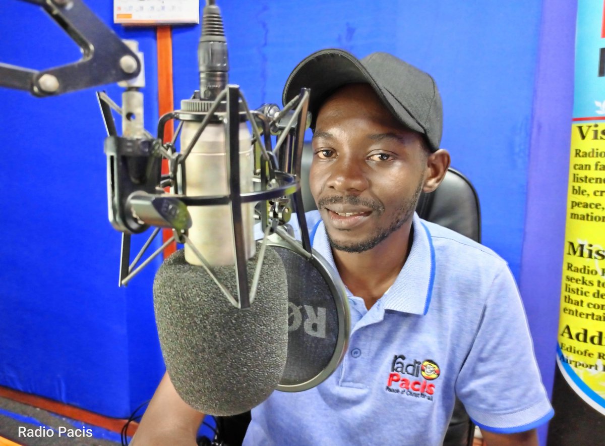 RadioPacisGulu's tweet photo. Do you wanna listen to the best afternoon hits now? Drop your request and shout-outs to #JimmyJay and have the best of ur time while listening to #GenWa from 3-5pm.
#afternoonvibes #Fridayvibes
#LetsGoGreen
#PeaceOfChristForAll
#InstallationOfArchbishopGulu https://t.co/CfFdaslZTC
