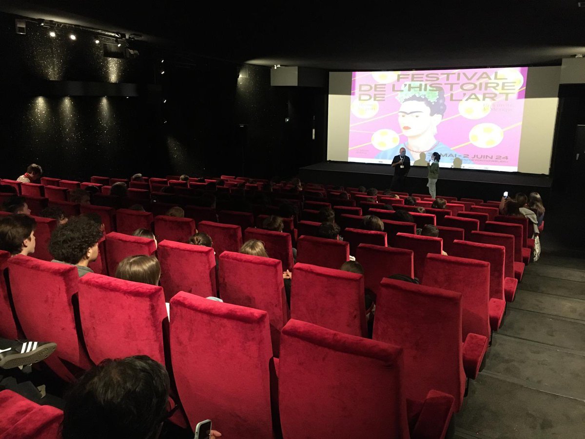 [EN DIRECT #FHA24] Salle comble au cinéma Ermitage pour Tan cerca de las nubes ⚽️🎬

Collégiens et lycéens sont au rendez-vous pour la projection rencontre avec Manuel Cañibe, le réalisateur. 

<a href="/cineparadis77/">Cinéparadis</a> 
<a href="/education_gouv/">Ministère Éducation nationale</a> 
<a href="/eduscol_HDA/">éduscol HDA</a>
