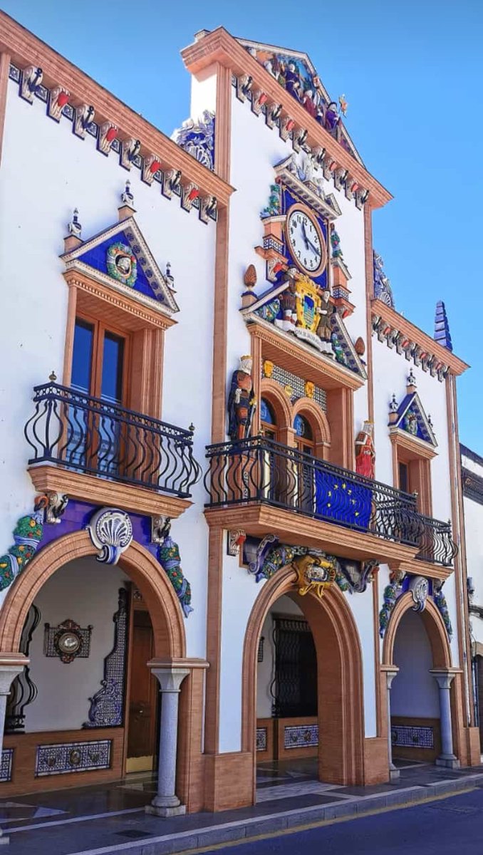 Preciosa fachada del Ayuntamiento de Palos de la Frontera (Huelva)