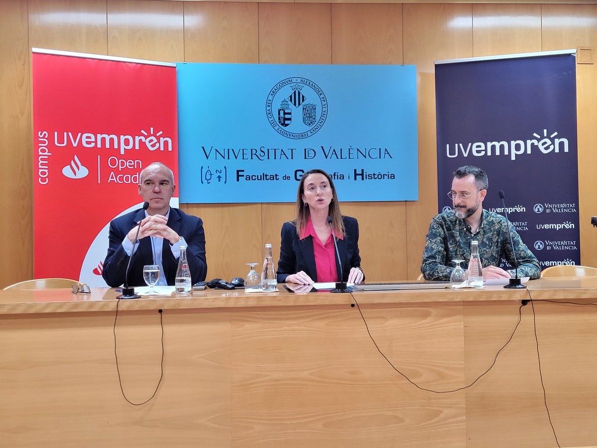 UVemprén tweet media