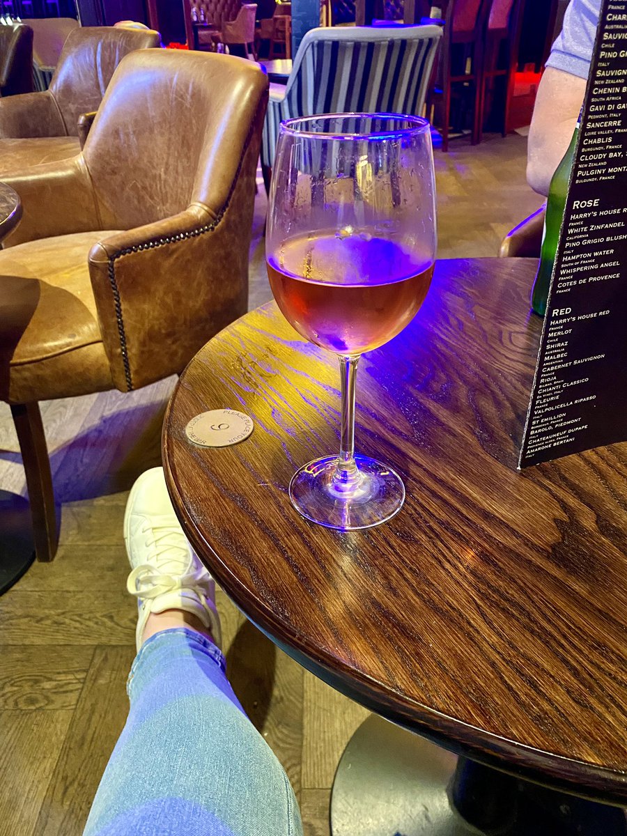clairedavies55's tweet photo. Cheers to the weekend https://t.co/HNqhoz1KGL