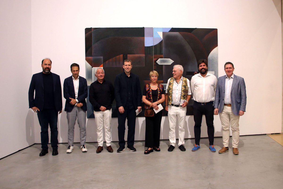 🖼️ El secretari autonòmic de Cultura ahir va poder gaudir de la inauguració de la nova exposició que acull @esbaluardmuseu 'Katja Meirowsky. L'acció roja i la membrana'. Es tracta d'un projecte molt original i especial.