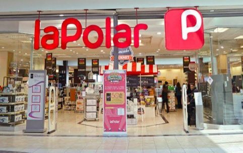 Asi es que a los ejecutivos de tiendas La Polar, por vender ropa falsificada le dieron un tan tan y pa’ la casa? Esto es lo que le gusta al partido de Pepe Kast VIVA CHILE MIERDA!! 🇨🇱🇨🇱