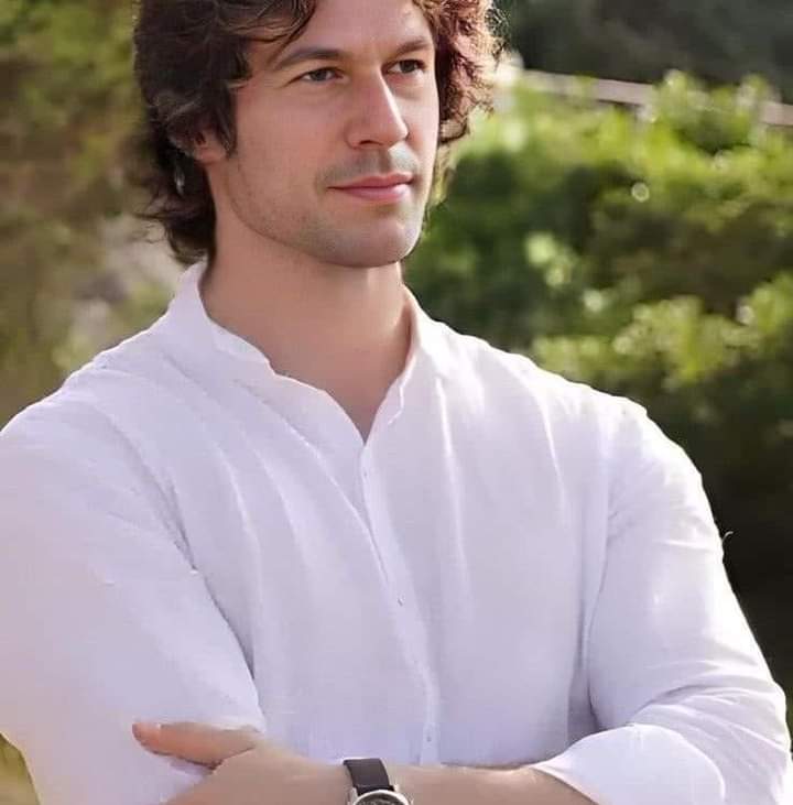 @ElonMuskVines Yes, I still support Imran Khan! His commitment to anti-corruption efforts and bringing accountability to those in power is unparalleled. He's a true leader with a vision for a better Pakistan! @ImranKhanPTI @PTIofficial
