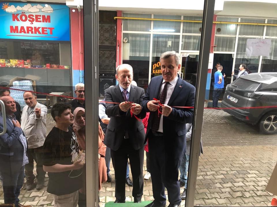 İlçe Başkanımız Paşa Kozoğlu, yönetim kurulu üyelerimizle birlikte İlçemize  Sevilin El Lezzeti adlı yeni bir işletme kazandıran Sevilay Gürsoy hanımın işyerinin açılışını gerçekleştirdik.

Rabbim bol kazançlar nasip eylesin.