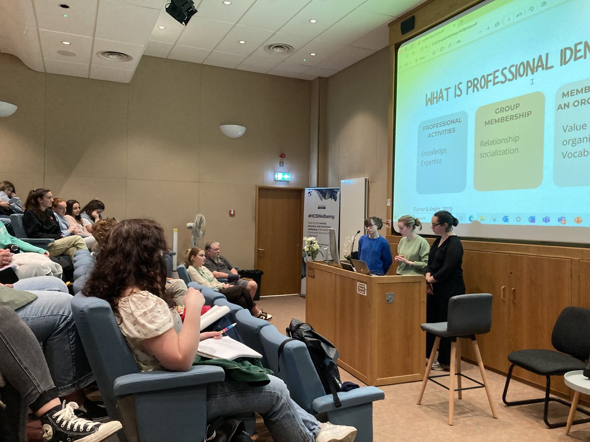 IFPEK_Rennes's tweet photo. [ACTU] Aujourd'hui se tient la première conférence, organisée et animée 🧑‍🏫 conjointement par des étudiants et formateurs de l'IFPEK avec les Services d'Ergothérapie de Jersey, du General Hospital.

#echange #international #jersey #rennes #ifpek #generalhospital #rencontre https://t.co/wkAhyuAkOt