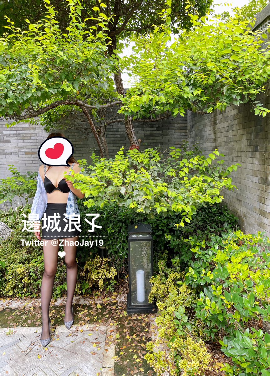 😎来玩老鹰捉小鸡，五个壮汉抓一个的那种~ https://t.co/bNcsGtWYG2