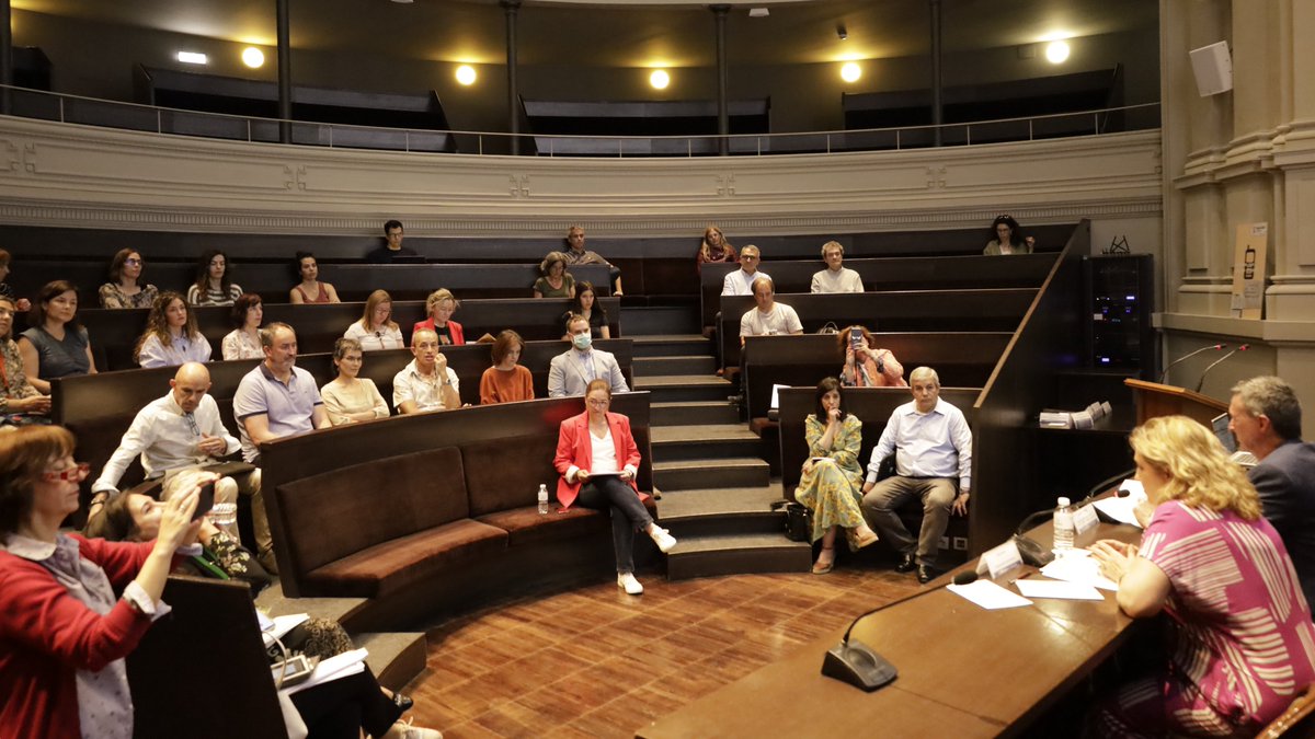 Investigadores aragoneses se unen para afrontar los desafíos de salud desde la perspectiva One Health
en la 1ª jornada de la Red Aragonesa Una sola Salud  con expertos en Salud Global
#Paraninfo <a href="/unizar/">Universidad Zaragoza</a> <a href="/RosaBoles1/">Rosa Bolea</a> 
<a href="/IA2_UZ_CITA/">IA2</a> <a href="/CITAAragon/">CITA Aragón</a> <a href="/GobAragon/">Gobierno de Aragón</a> 

tinyurl.com/4ywbd4db