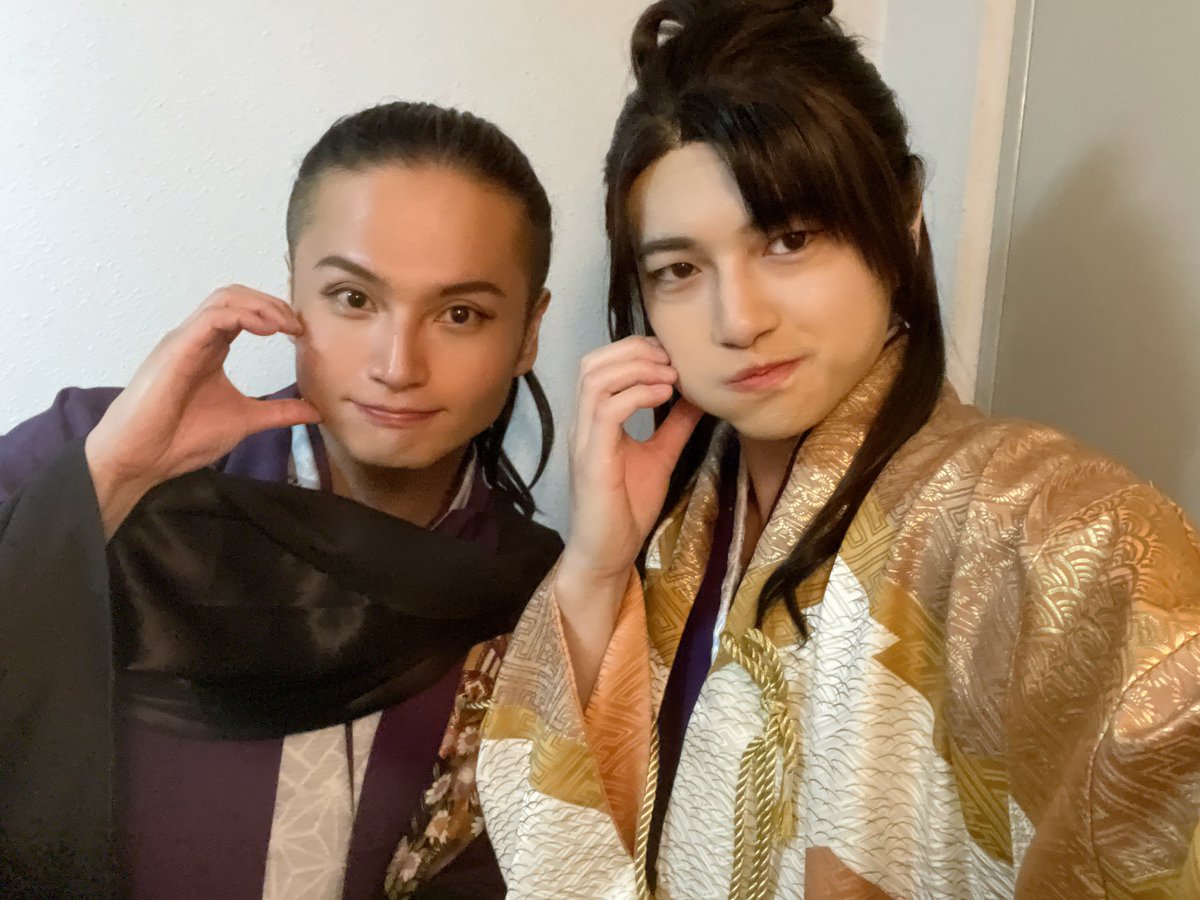 yu_matsumura24's tweet photo. #淡海乃海  
3日目終わりましたー！！
ご来場ありがとうございました😆

今日はまつしんさんからお弁当いただきました🍱
肉肉肉！！って感じめっっっちゃ美味しかった
優と勇気さんと〜
生意気輝頼とキャワ長慶笑

明日もお待ちしております！！ https://t.co/33v9maMd88