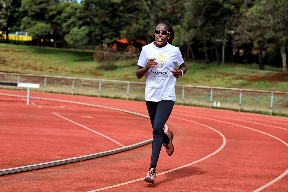Are you a recreational runner who is looking improve their pace? Or a beginner who doesn’t know where to start?

Look no further, sign up at Lornahsportscoaching.com for our online running coaching program ✅

We have a dedicated team ready to guide you 💪🏽