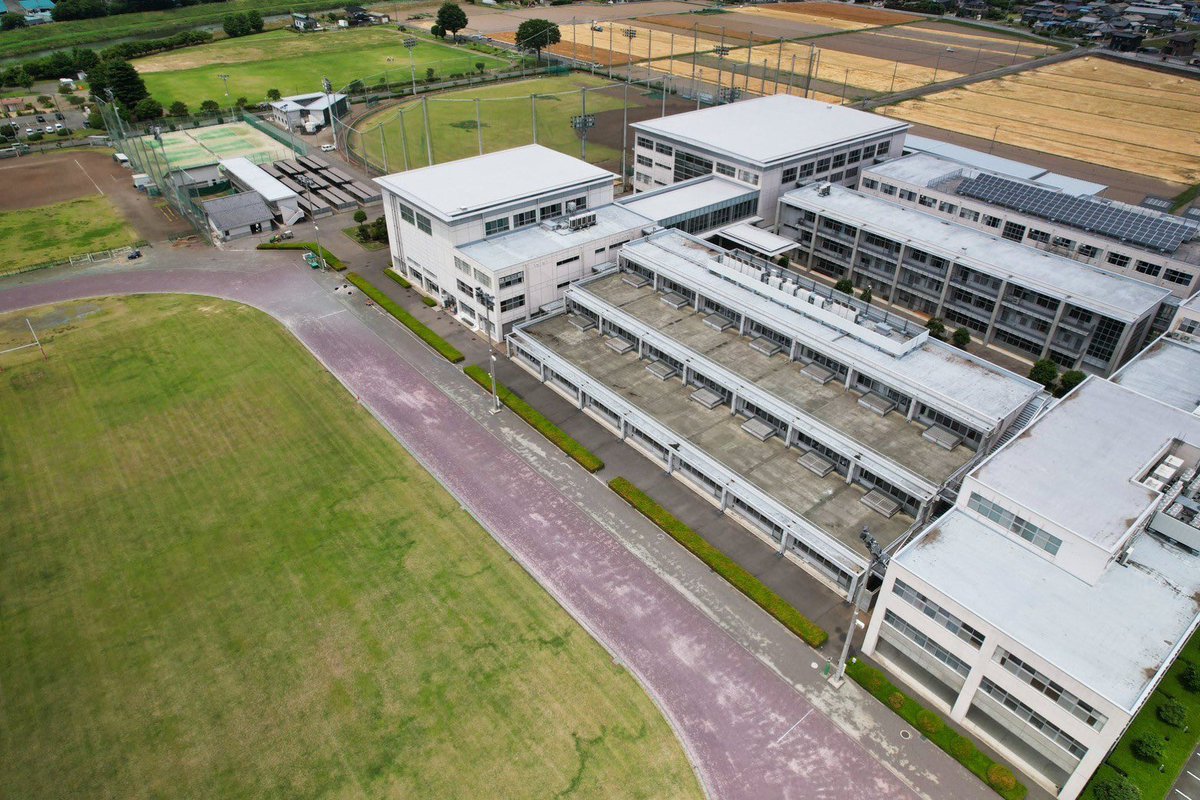 dronehito's tweet photo. 群馬県立前橋工業高等学校の生徒たちに、
群馬県ドローン普及協会がドローン講習を
行いました❗️
未来のドローンパイロットを育成する為です。
#ドローン
#ドローン空撮
#ドローン協会
#ドローンスクール
#群馬県ドローン普及協会
#Hito企画ドローン事業部
#群馬県
#伊勢崎市
#前橋市
#前橋工業 https://t.co/5nhuhFV4fp