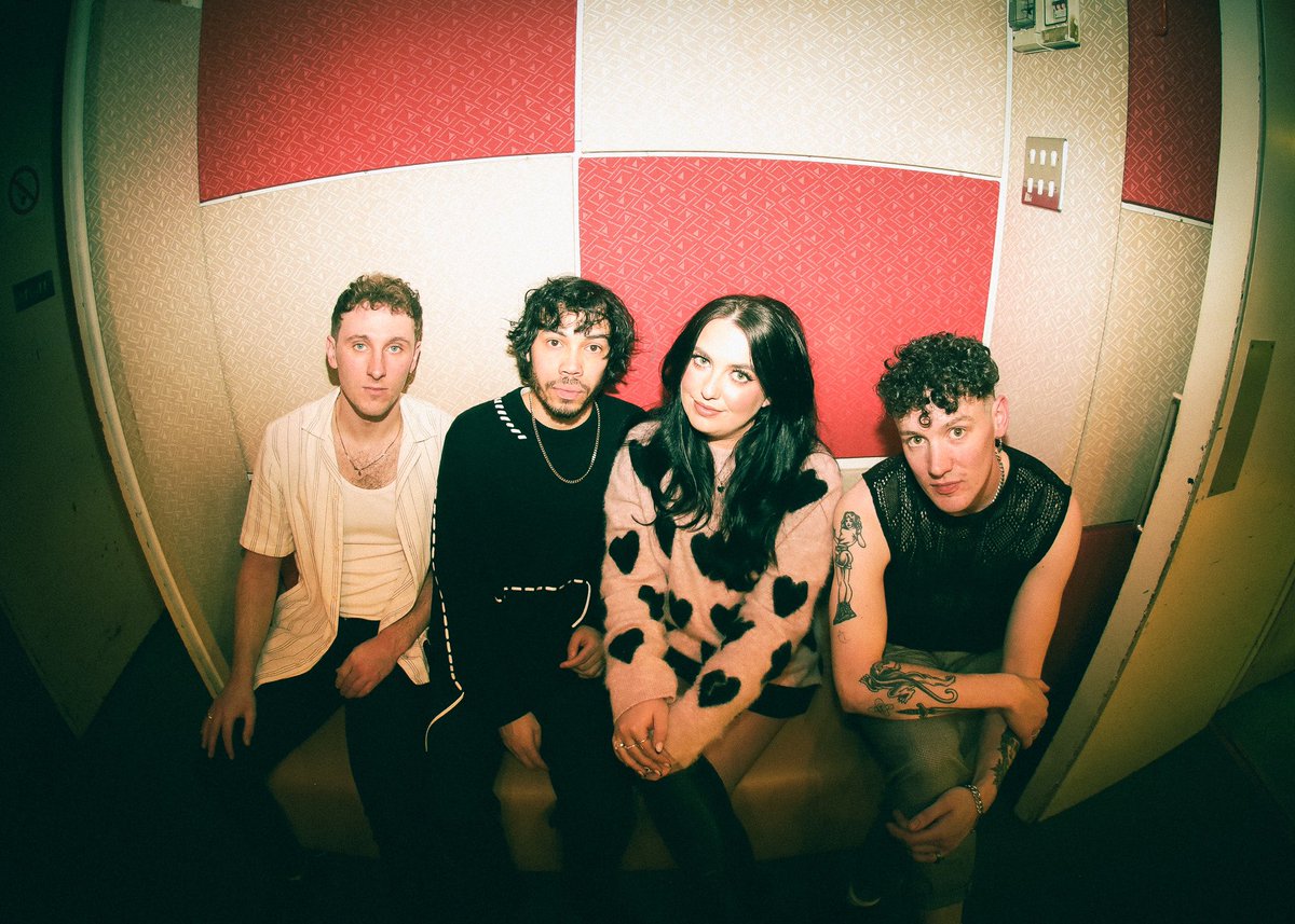 Who’s coming to <a href="/ForbiddenFFest/">Forbidden Fruit</a> this weekend?🍒 See you there Sunday at 2:30pm on the <a href="/RTE2fm/">RTÉ 2FM</a> Rising Stage! 🖤