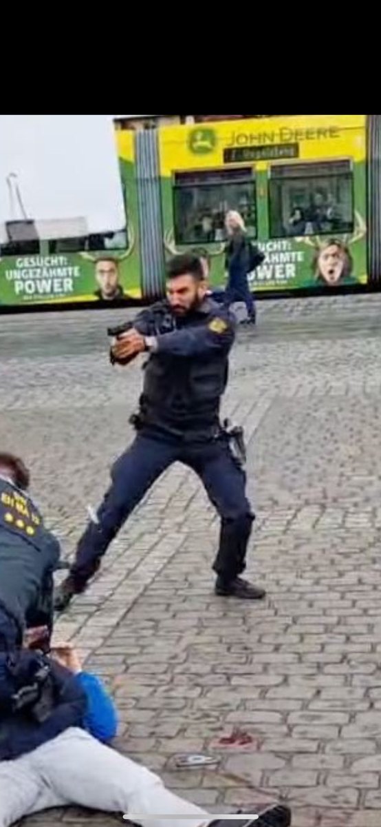 ekisodus tweet media